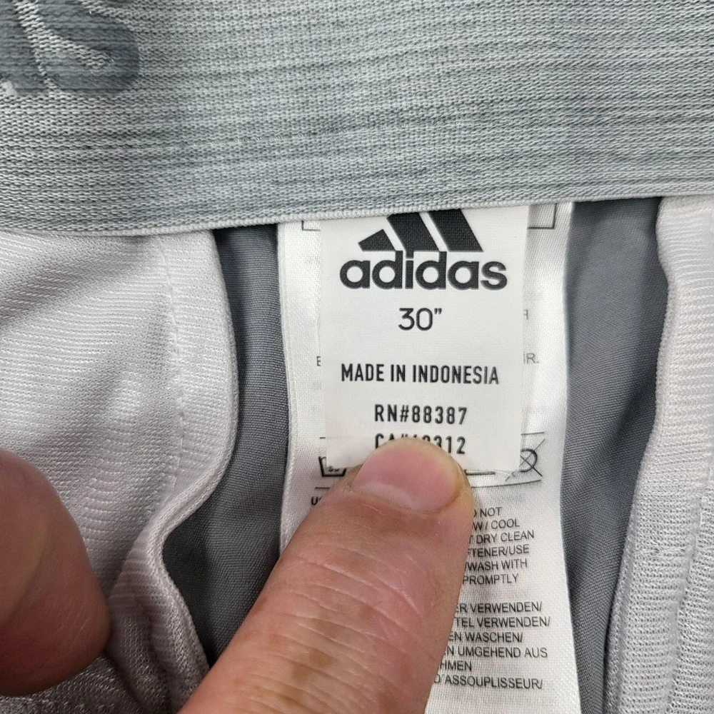 Adidas Shorts Mens 30 Gray Chino Performance Microfiber 11 Inseam Casual‎ Summer